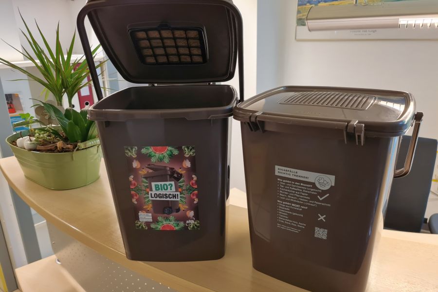 Vorsortierer aus 100% Recyceltem PP mit Sortierhinweisen